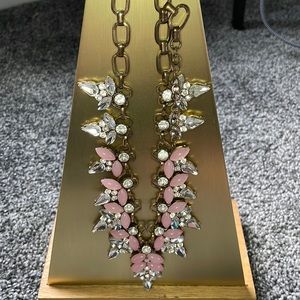 Statement necklace pink